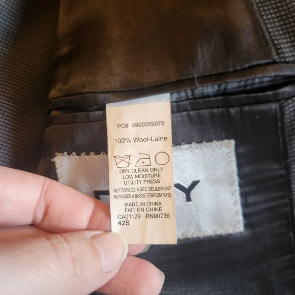 Dkny Men's Dark Gray Check Suit 100% Wool EUC - Picture 5 of 9